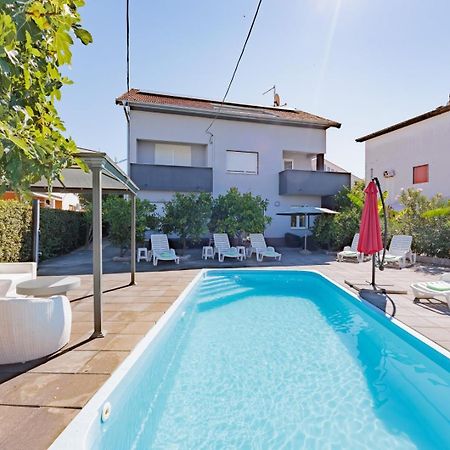 Crowonder Lucky Holiday House With Pool And Patio 30 Meters From The Beach Zadar Eksteriør bilde