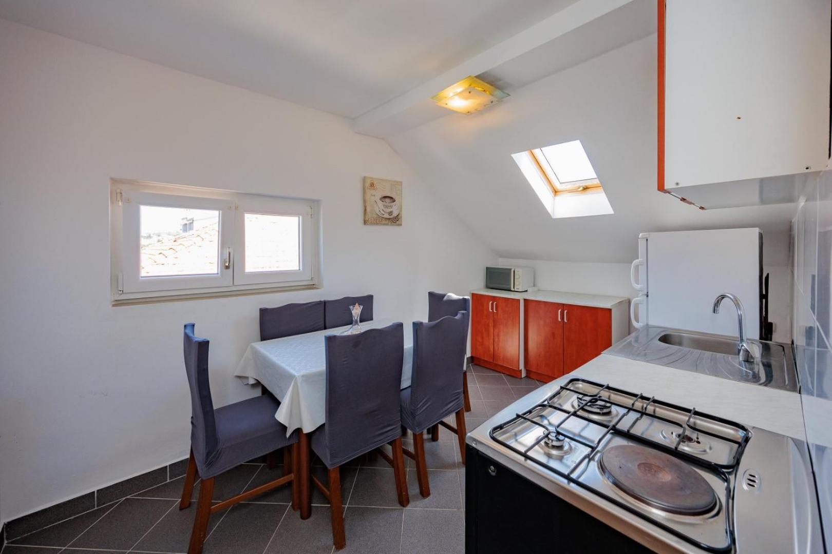 Crowonder Lucky Holiday House With Pool And Patio 30 Meters From The Beach Zadar Eksteriør bilde