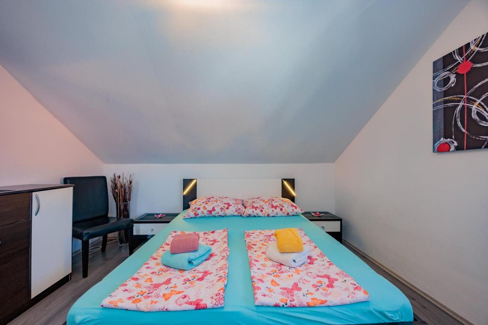 Crowonder Lucky Holiday House With Pool And Patio 30 Meters From The Beach Zadar Eksteriør bilde