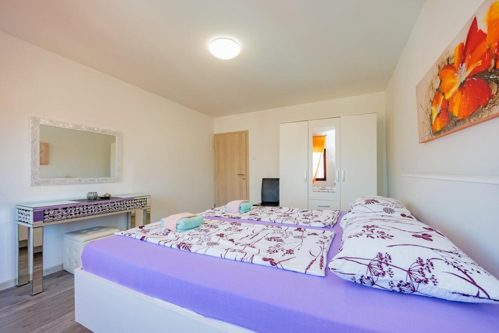 Crowonder Lucky Holiday House With Pool And Patio 30 Meters From The Beach Zadar Eksteriør bilde