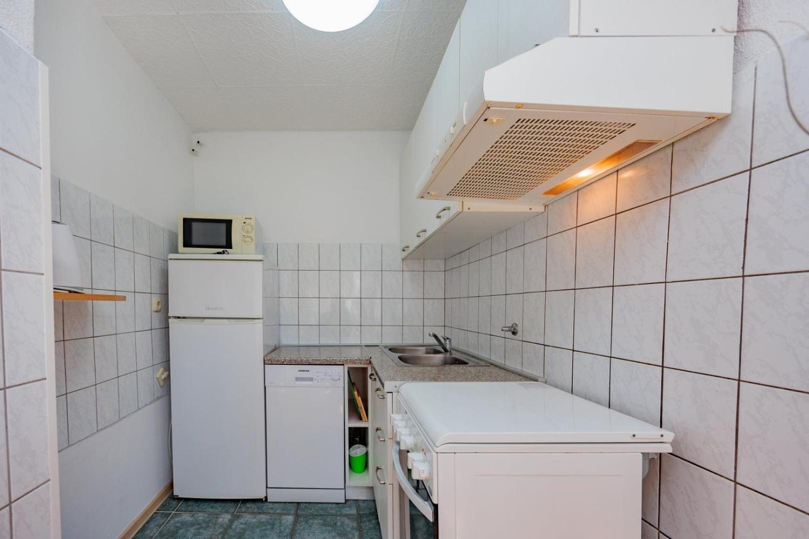 Crowonder Lucky Holiday House With Pool And Patio 30 Meters From The Beach Zadar Eksteriør bilde