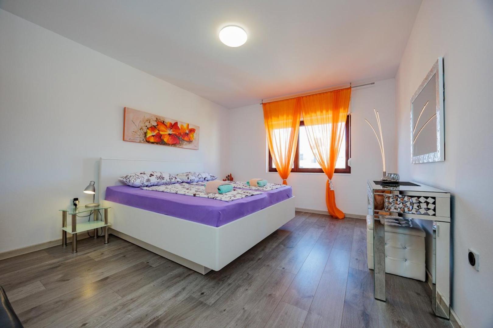 Crowonder Lucky Holiday House With Pool And Patio 30 Meters From The Beach Zadar Eksteriør bilde