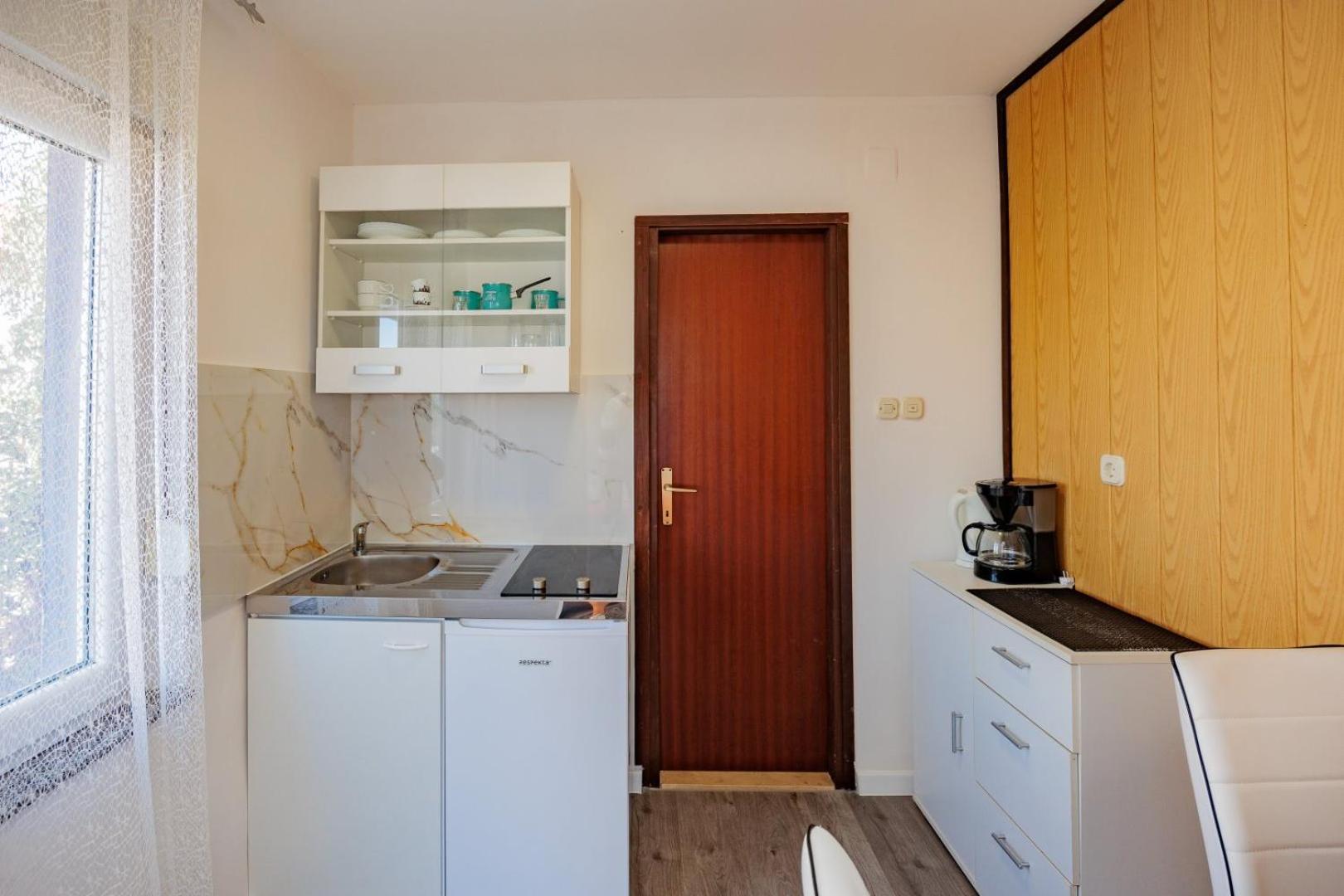 Crowonder Lucky Holiday House With Pool And Patio 30 Meters From The Beach Zadar Eksteriør bilde