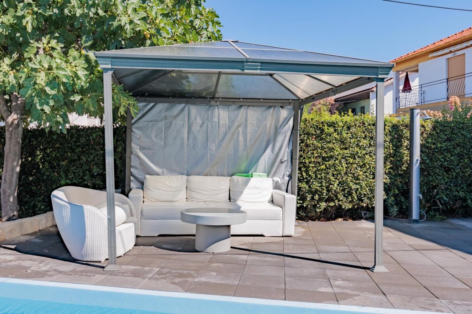 Crowonder Lucky Holiday House With Pool And Patio 30 Meters From The Beach Zadar Eksteriør bilde